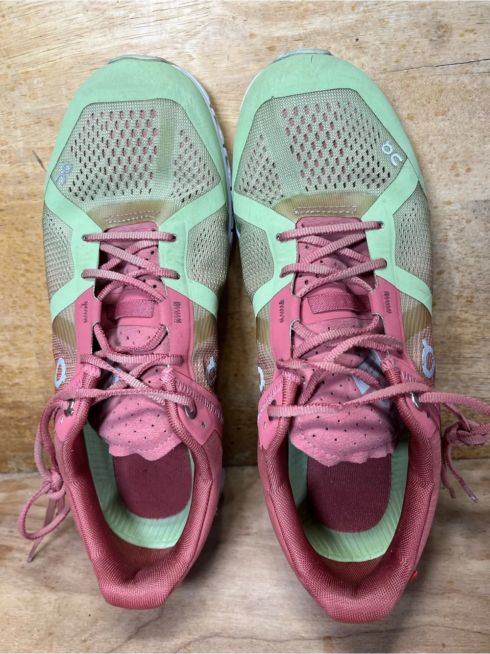 On Cloudflow REFLECTIVE Womens Size 7.5 Running Shoes Sneakers Guava/Dust Rose